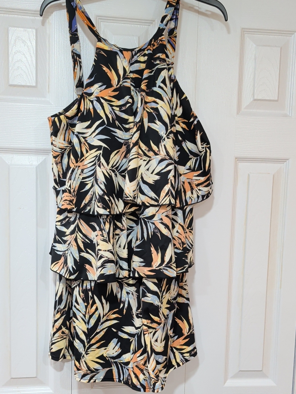 Fit 4U Swimsuit Is A Floral Raffle Romper Stile In A Women Size 18W